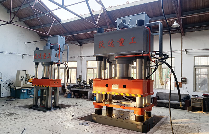 1250噸陶瓷粉末成型液壓機(jī) 1250噸陶瓷粉末成型液壓機(jī)