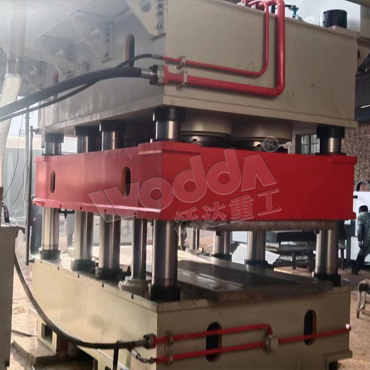 3000噸鋼木門壓花機(jī)客戶現(xiàn)場(chǎng) 3000噸鋼木門壓花機(jī)客戶現(xiàn)場(chǎng)