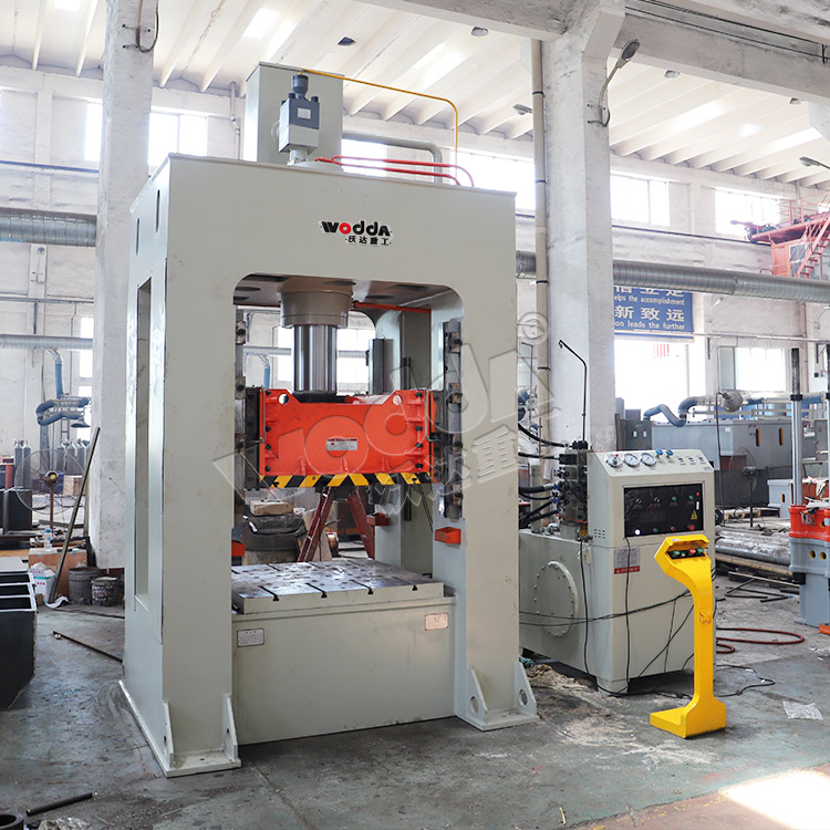 200噸框架式拉伸液壓機(jī) 200噸框架式拉伸液壓機(jī)