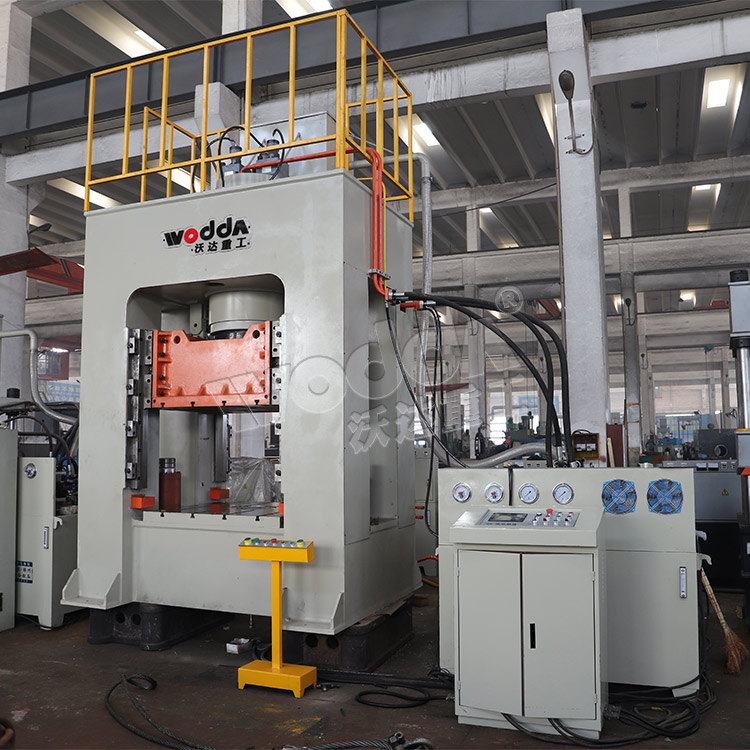 500噸框架液壓機(jī) 500噸框架液壓機(jī)