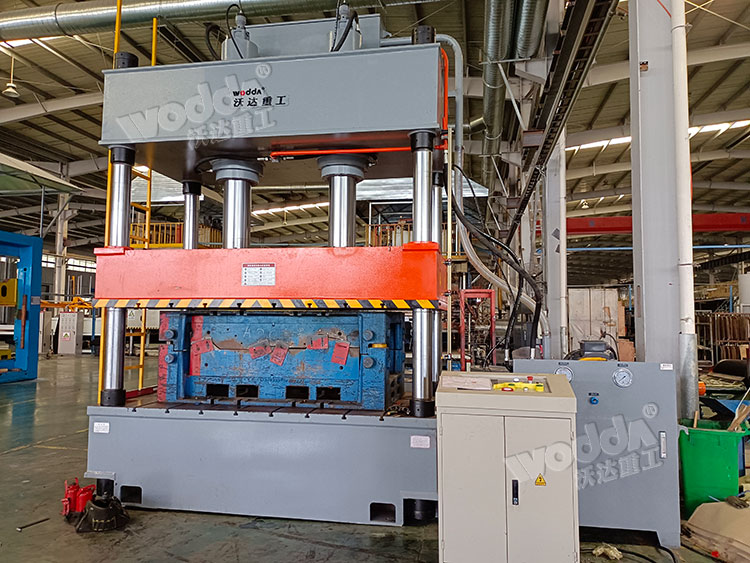 315噸汽車內(nèi)飾熱壓成型液壓機 315噸汽車內(nèi)飾熱壓成型液壓機