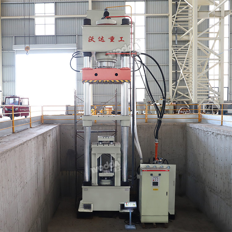 四梁四柱液壓機(jī) 四梁四柱液壓機(jī)