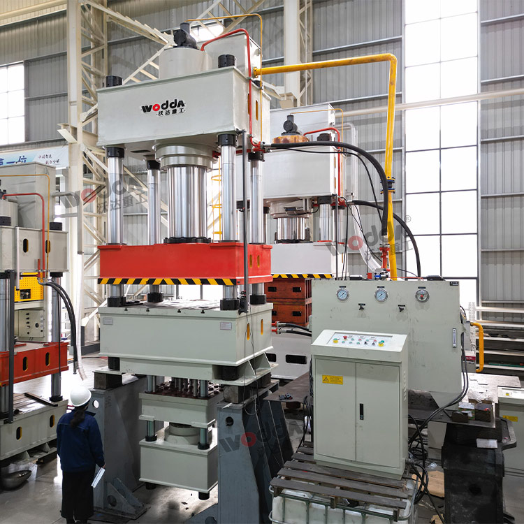 500噸不銹鋼水槽拉伸液壓機車間試機 500噸不銹鋼水槽拉伸液壓機車間試機