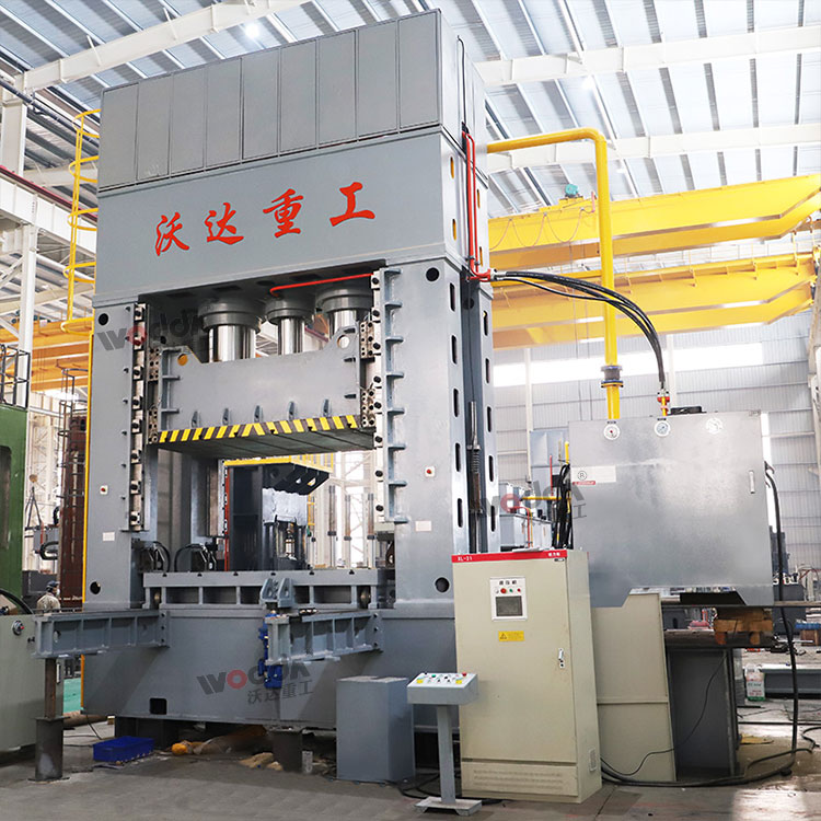 1250噸框架式液壓機(jī)車間實物圖 1250噸框架式液壓機(jī)車間實物圖