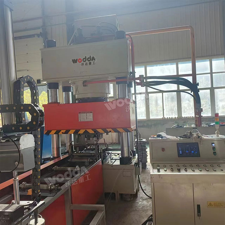 630噸錨桿托盤液壓機(jī) 630噸錨桿托盤液壓機(jī)