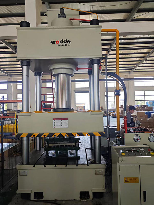 315噸三梁四柱液壓機 315噸三梁四柱液壓機