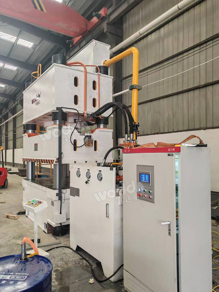 1000噸三梁四柱液壓機(jī)