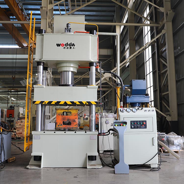 315噸三梁四柱液壓機(jī) 315噸三梁四柱液壓機(jī)